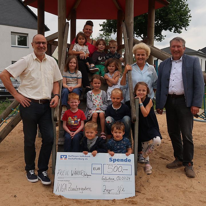 Kindergarten Scheckübergabe 2024 Bild:DF